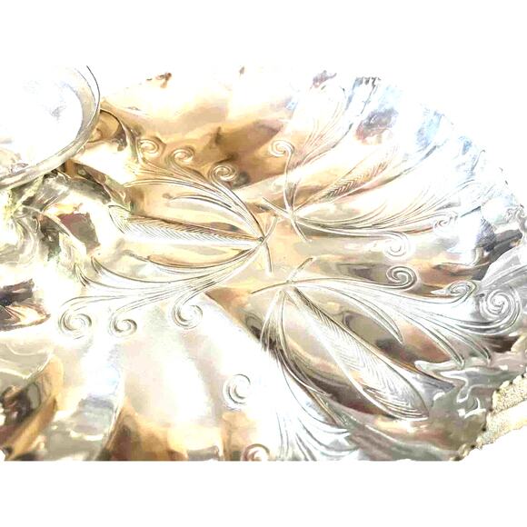 Vintage Hammered Aluminum Art Deco Veggies Tray - Picture 3 of 6